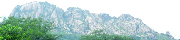 青島浮山已有1.3萬(wàn)億年 300噸大石做人民英雄紀(jì)念碑碑心