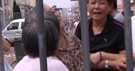 青島一小區(qū)鐵門(mén)電死女住戶(hù) 一夜之間附近電線全消失