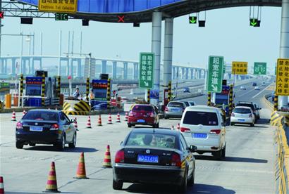 青島高速路免費迎大考 高峰超春運