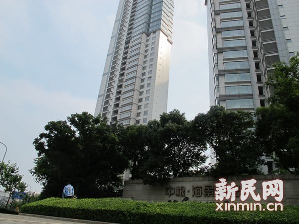 圖說：中糧海景壹號(hào)上周售出一套每平方米21.56萬元的豪宅，成為申城之最。新民網(wǎng)朱正炎拍攝
