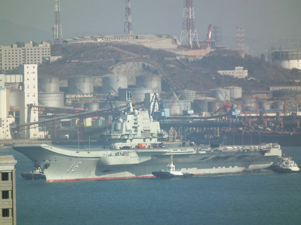 資料圖：遼寧艦入列后首次完成出海測試。