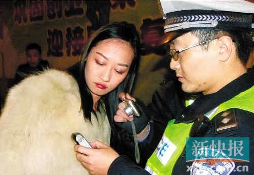 路虎女司機酒精測試高達124mg，被認定為醉駕。黃巍俊/攝