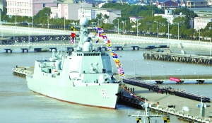 據(jù)新華社青島艦2月1日電由海軍北海艦隊(duì)3艘軍艦組成的中國海軍艦艇編隊(duì)，2月1日11時(shí)40分許按照預(yù)定計(jì)劃通過巴士海峽，進(jìn)入我國南海海域。