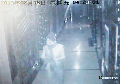 男子為辦婚禮青島行竊20萬 潛伏14小時(shí)